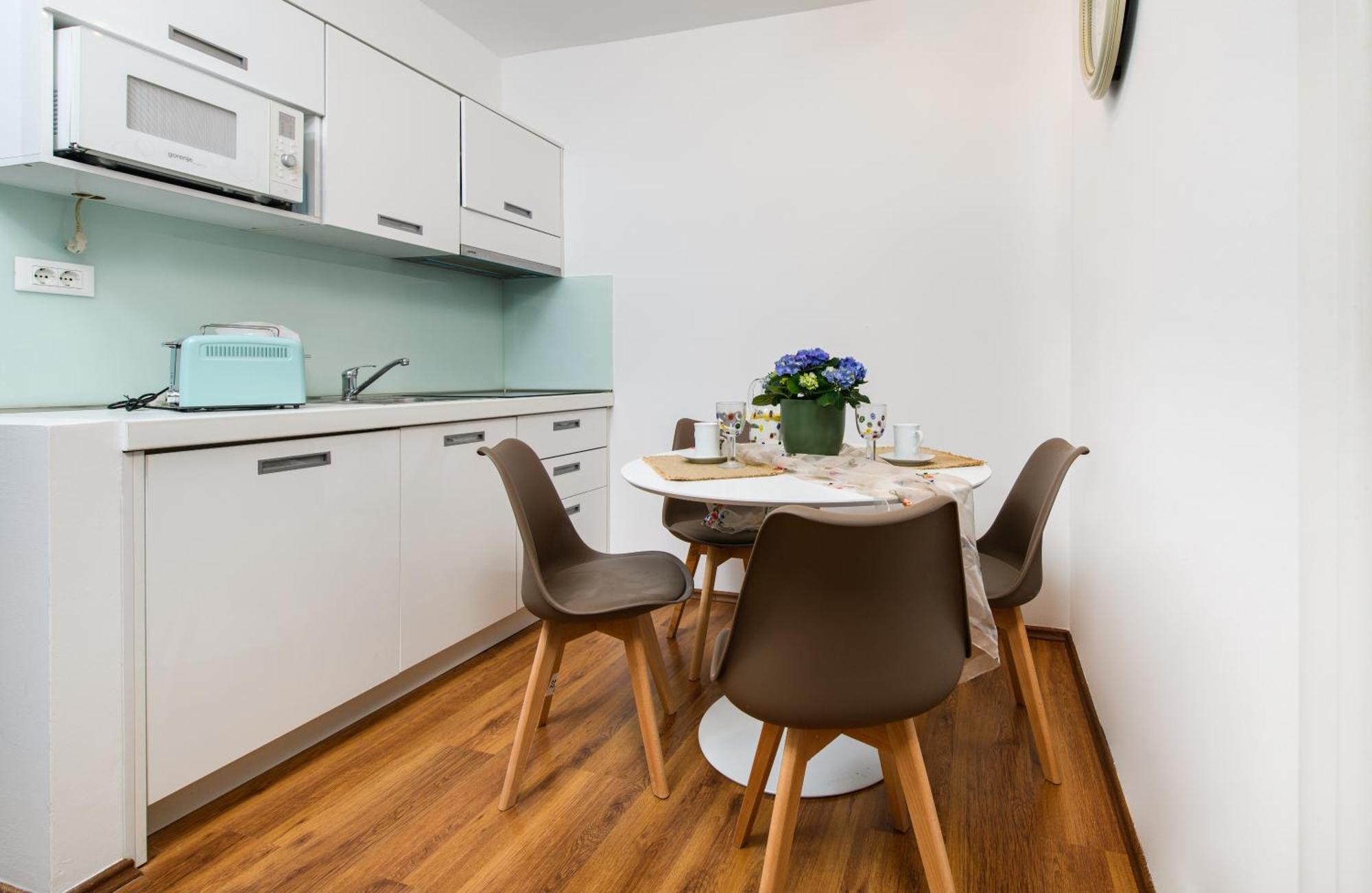 Lavica Bellevue Apartments & Studios Ποντστράνα Εξωτερικό φωτογραφία